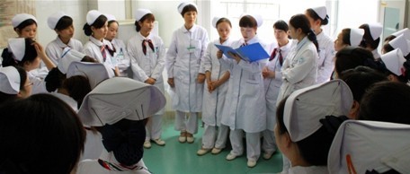 协和内科护士站示范查房-重庆协和医院官方网站